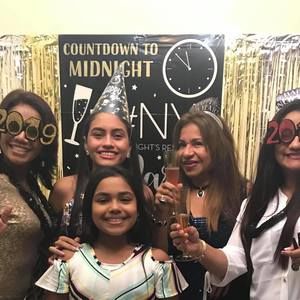 Meet your Posher, Lenys